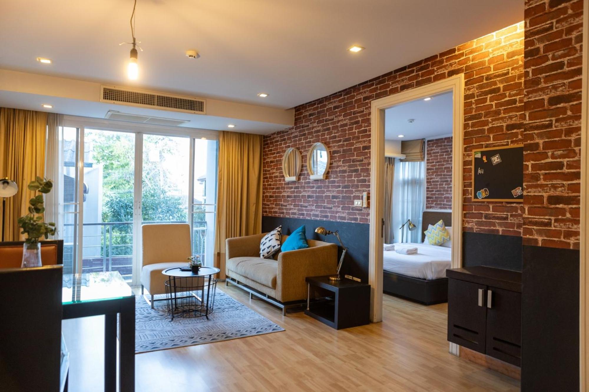 Go Inn Thonglor 23 โกอินน์ ทองหล่อ 23 X Bangkok Esterno foto
